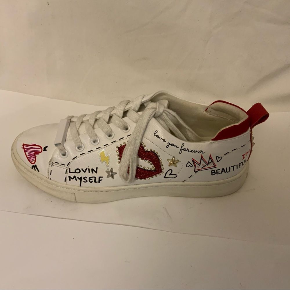 Amorette Sneakers Aldo Size 6.5/37 Women’s White Graffiti
